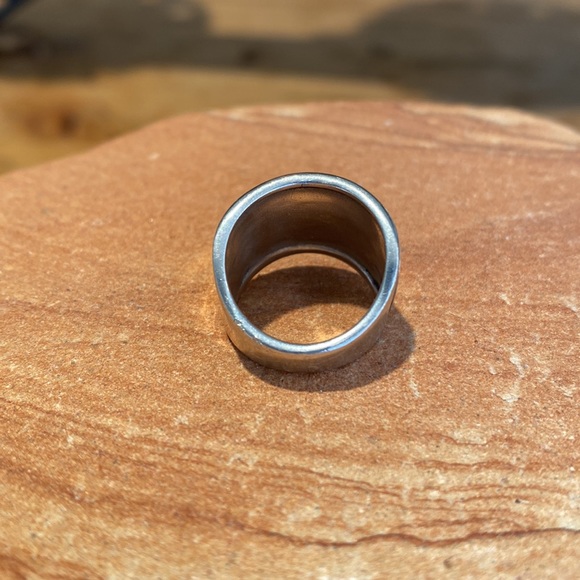 🎉 VINTAGE SILPADA STERLING SILVER AND 9K GOLD OVERLAY TEXTURED BAND RING R1628 - Picture 3 of 7